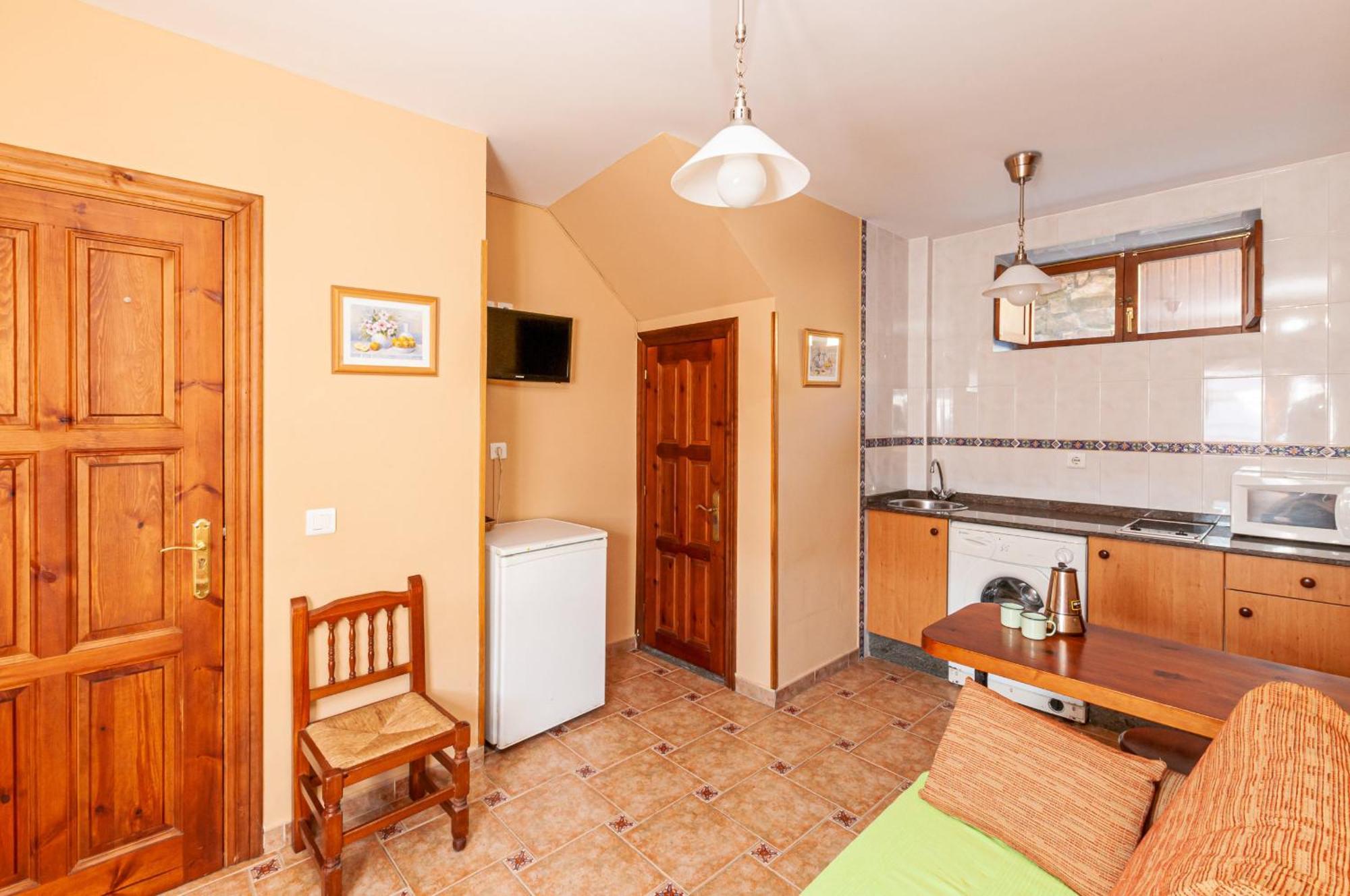Apartamentos La Regoria 阿里纳斯·德·卡伯瑞勒斯 外观 照片