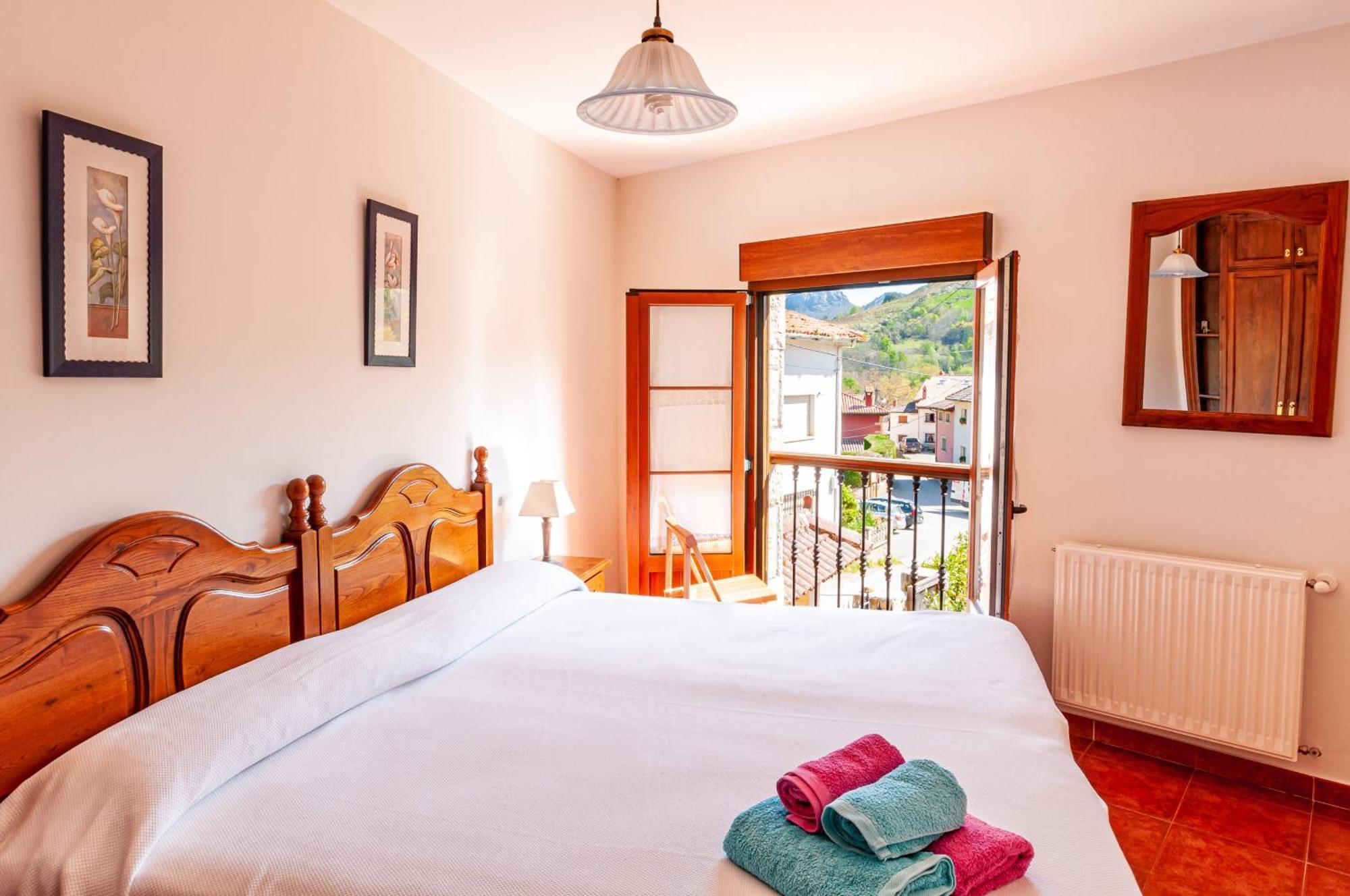 Apartamentos La Regoria 阿里纳斯·德·卡伯瑞勒斯 外观 照片