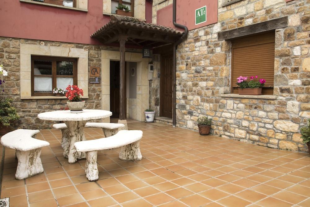 Apartamentos La Regoria 阿里纳斯·德·卡伯瑞勒斯 外观 照片